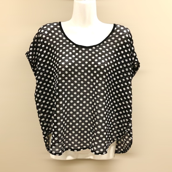 (3/40$) net black and white polka dot top - Picture 1 of 3